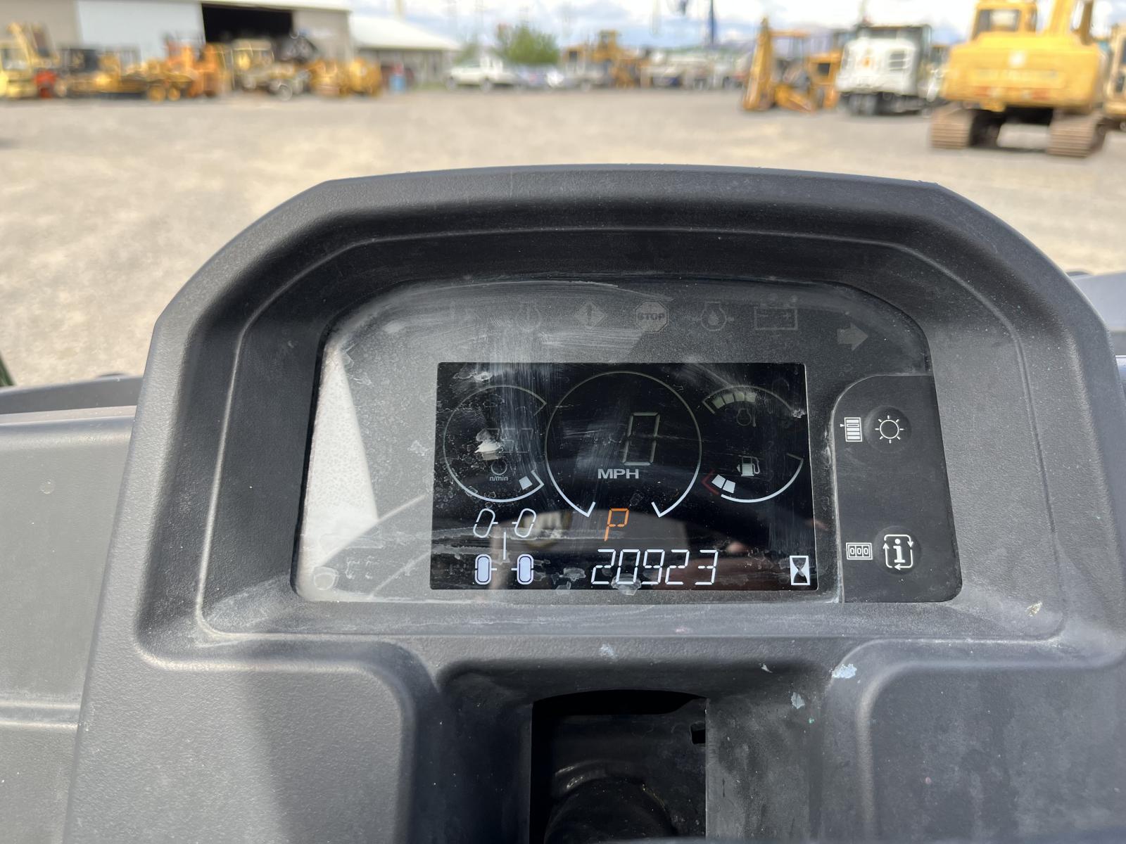 ./imagenes/INVOICE/2019/18252/JOHN DEERE XUV835E (9).JPG